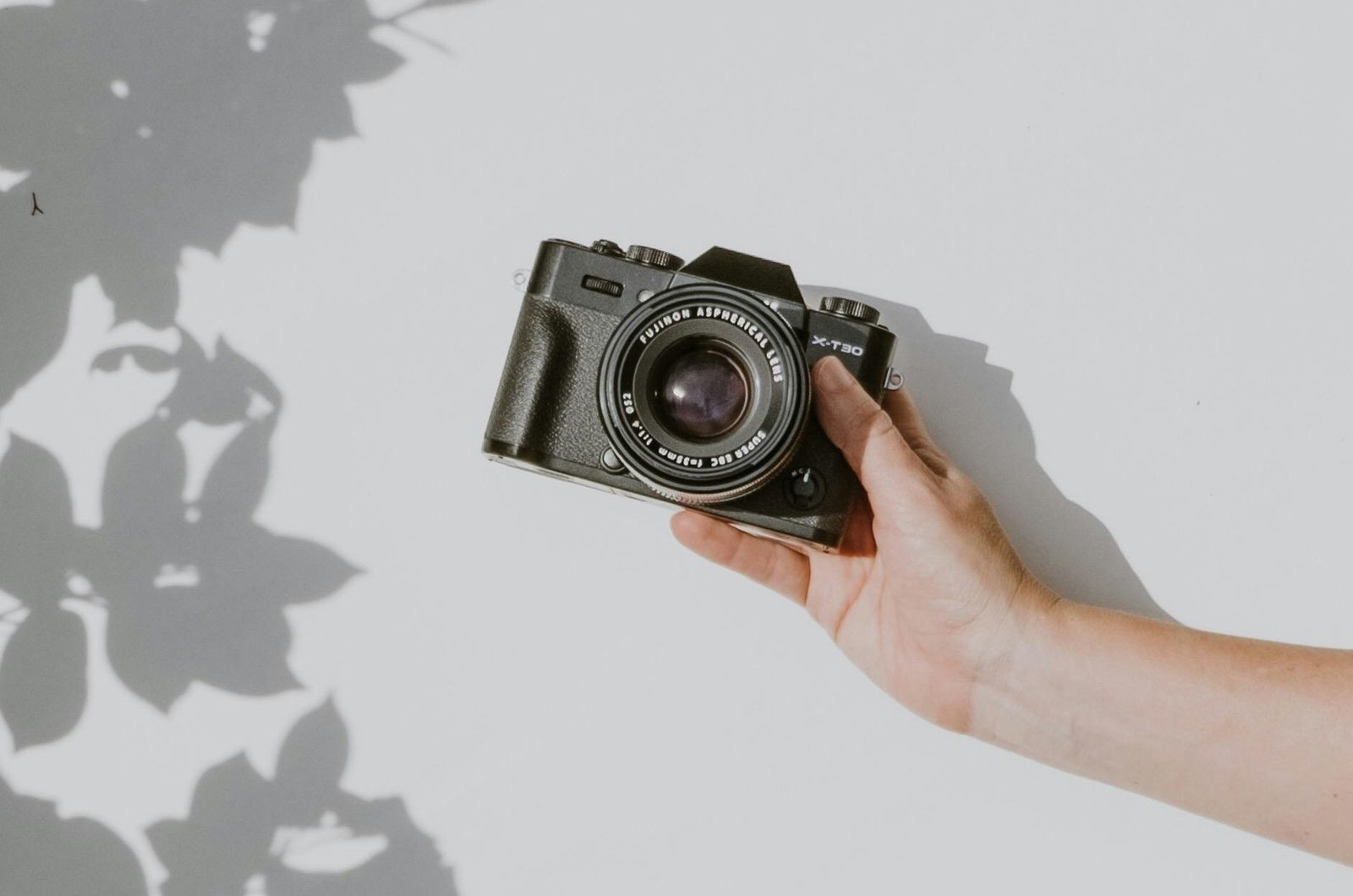 How to take a sexy selfie with escort photographer, Sekushi Studios